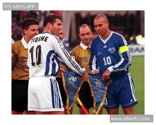 足球明星巴蒂亲自解说精彩赛事分享独特视角与球迷互动的魅力体验